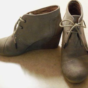 Toms Boots-Camel/ Mocha-Size 7 1/2 -Worn Twice-Excellent Condition!